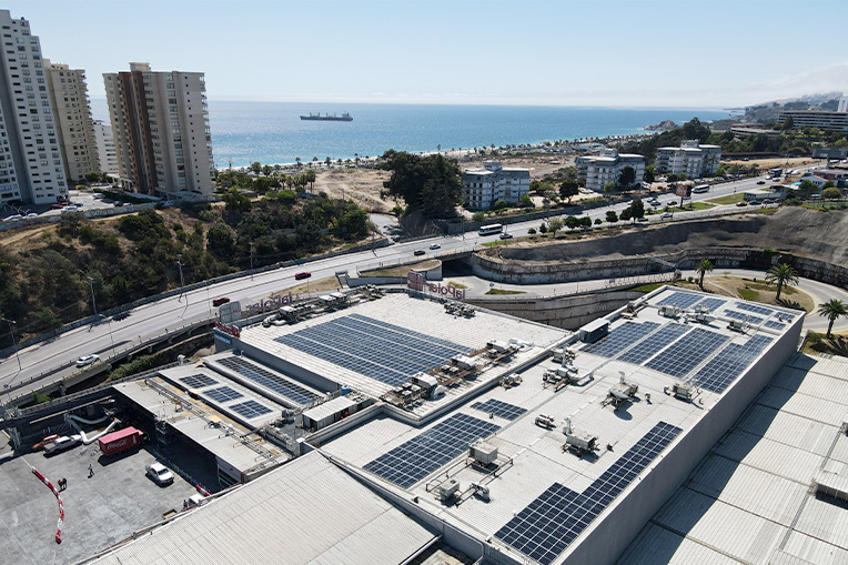 Proyecto solar Espacio Urbano Viña del Mar - paneles fotovoltaicos en techo - Vista aérea
