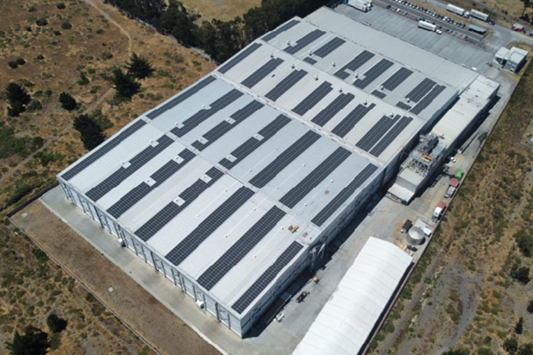 Proyecto solar Frío Pacífico 3 - paneles fotovoltaicos en techo - Vista aérea